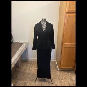 Evan Picone black with Sequins straight ruffled waist dress size 8